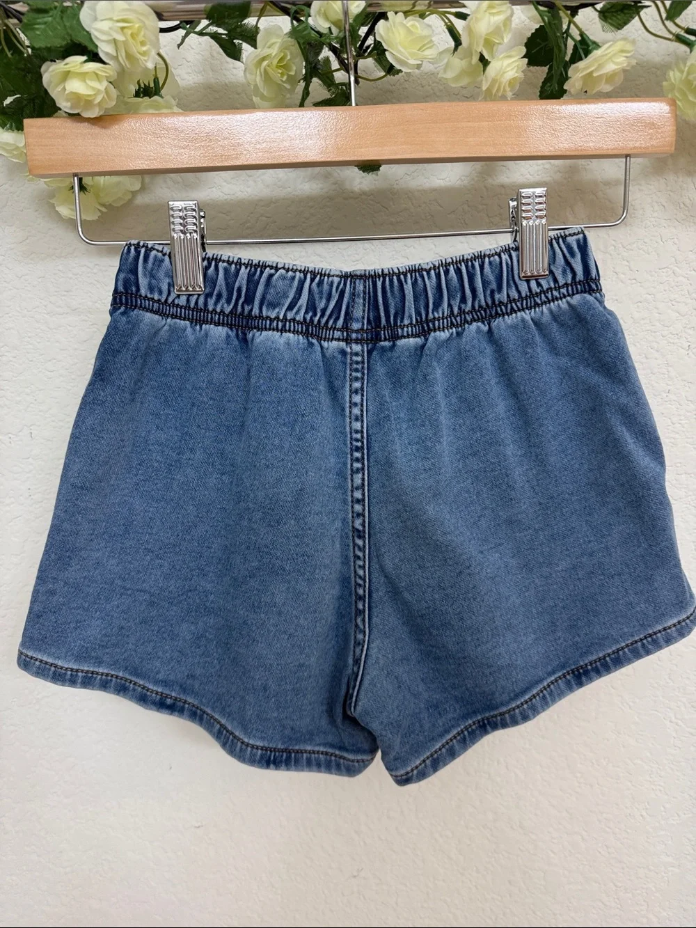 GAP • Elastic Waist Pull On Blue Denim Shorts